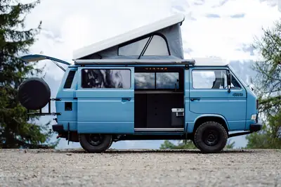 VW T3 Syncro 2.1 — Mythique camping-car 4x4 restauré, prêt pour l'aventure — Seitenansicht