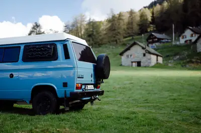 VW T3 Syncro 2.1 — Mythique camping-car 4x4 restauré, prêt pour l'aventure — Detail