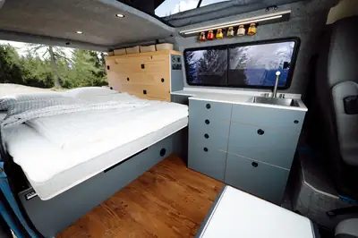 VW T3 Syncro 2.1 — Mythique camping-car 4x4 restauré, prêt pour l'aventure — Miniatur 9