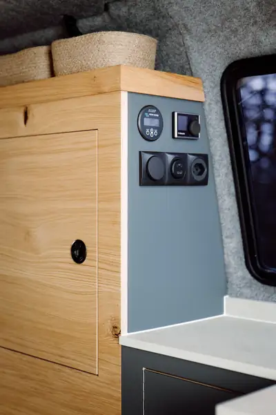 VW T3 Syncro 2.1 — Mythique camping-car 4x4 restauré, prêt pour l'aventure — Miniatur 14
