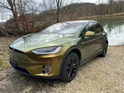 Tesla Model X 90 D — SUV électrique premium, Supercharging à vie inclus — fianco