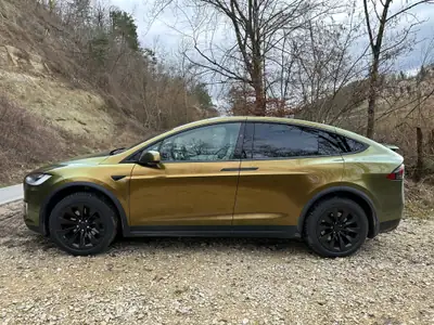 Tesla Model X 90 D — SUV électrique premium, Supercharging à vie inclus — dettaglio