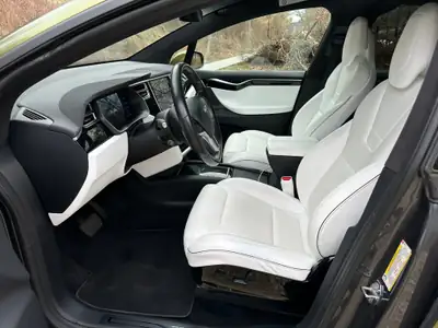 Tesla Model X 90 D — SUV électrique premium, Supercharging à vie inclus — Miniatura 8