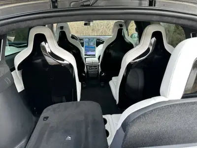 Tesla Model X 90 D — SUV électrique premium, Supercharging à vie inclus — Miniatura 10