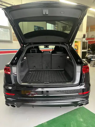 Audi SQ8 50 TDI Quattro — SUV coupé haute performance, garantie Audi jusqu'à 2026 — interni