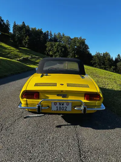 Fiat 850 Spider Sport 1973 — Cabriolet vintage jaune vif, état exceptionnel — Miniatur 7