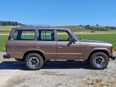 Toyota Land Cruiser HJ 61 Station — Légende 4x4 diesel, 33 ans de propriétaire unique — Heckansicht