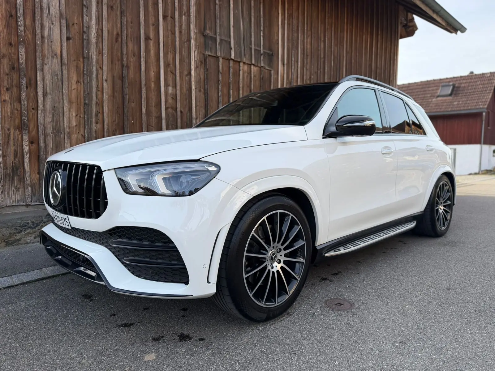 Mercedes-Benz GLE 400 AMG Line 4Matic — SUV premium diesel, équipement complet, 59'000 km — Außenansicht