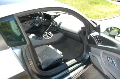 Audi R8 Coupé 5.2 plus S-Tronic — Supercar allemande, 611 ch, 28000 km seulement — Miniatur 9