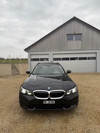 BMW 320d xDrive Touring — Break diesel hybride 48V, 108000 km, sans sinistre — côté