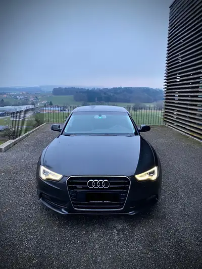 Audi A5 Sportback 2.0 TDI Quattro — Élégance diesel avec équipements premium — fianco