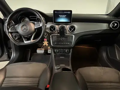 Mercedes-Benz CLA 180 AMG Paket — Élégance sportive et efficacité énergétique — dettaglio