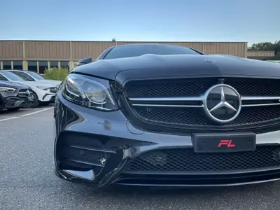 Mercedes-Benz E 53 Coupé AMG 4Matic+ — Sportivité hybride, 435 ch et finition premium — interni