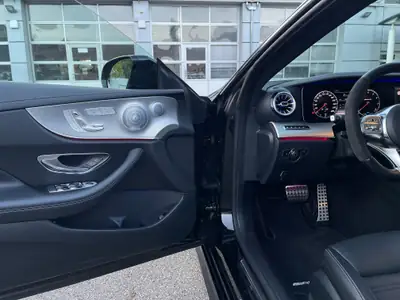 Mercedes-Benz E 53 Coupé AMG 4Matic+ — Sportivité hybride, 435 ch et finition premium — Miniatura 10