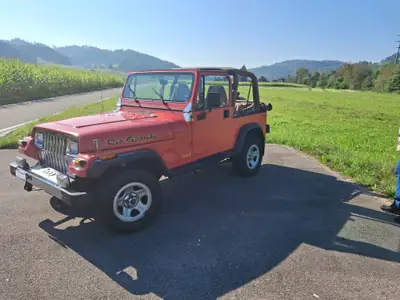 Jeep Wrangler Rio Grande 2.5L — Légende 4×4 des années 90, 83'000 km seulement — vista esterna