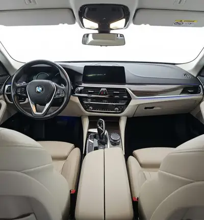 BMW 530i xDrive Luxury Line — Berline premium 2017, 79'000 km, entretien BMW complet — Miniatur 7
