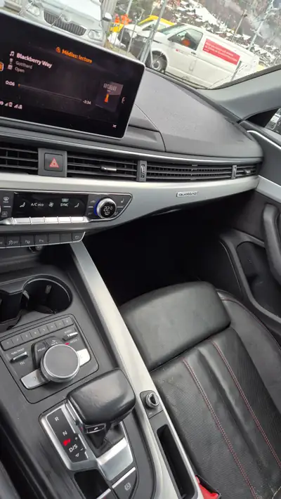 Audi A4 Avant 2.0 TFSI quattro — Break sportif, traction intégrale, 160'000 km — cruscotto