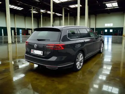VW Passat Variant 2.0 TSI — Break premium 220 ch, équipements haut de gamme, garantie — cruscotto