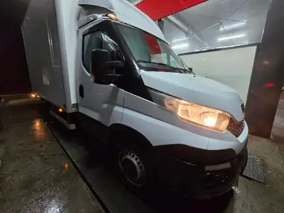 IVECO Daily 35 S 15 D — Utilitaire robuste diesel, 223 000 km, sans sinistre — Seitenansicht