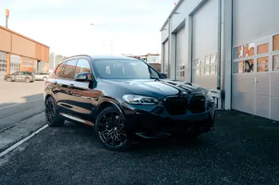BMW X3 M Competition — SUV haute performance, 510 ch et seulement 55 000 km — exterior view