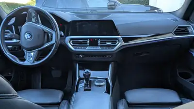 BMW 330i xDrive Touring Steptronic — Break sportif 4x4, 258 ch et 111'000 km — Armaturenbrett