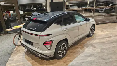 Hyundai Kona 1.6 T-GDi N Line 4WD — SUV compact dynamique, 18000 km seulement — Thumbnail 9