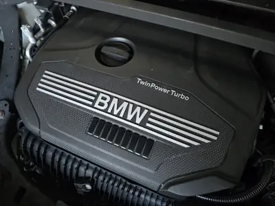 BMW X2 sDrive 20i Steptronic — SUV compact dynamique, 35 500 km seulement — dettaglio