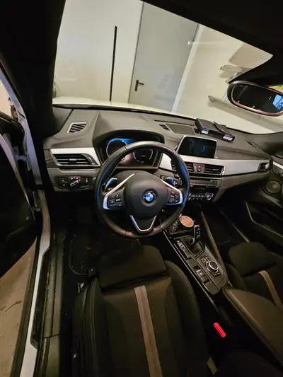 BMW X2 sDrive 20i Steptronic — SUV compact dynamique, 35 500 km seulement — Miniatura 11