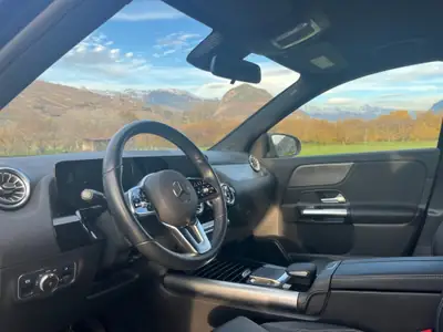 Mercedes-Benz EQA 250 — SUV électrique compact, batterie préservée, 29 000 km — fianco