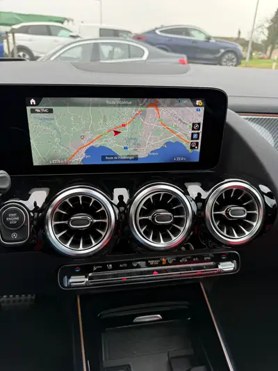 Mercedes-AMG GLA 45 S 4Matic+ : Performance compacte et prestige allemand — Thumbnail 13