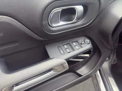 Citroën C5 Aircross 1.6 PureTech SHINE — SUV polyvalent, entretien à jour, 61'100 km — Miniatur 12