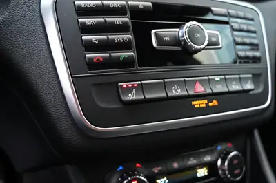 Mercedes-Benz GLA 250 AMG Line — SUV compact dynamique, 100'000 km, sans sinistre — Thumbnail 11