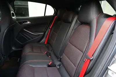 Mercedes-Benz GLA 250 AMG Line — SUV compact dynamique, 100'000 km, sans sinistre — Thumbnail 13