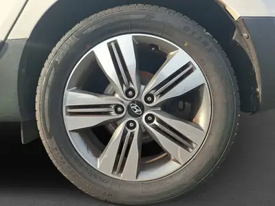 Hyundai iX35 2.0 CRDi 4WD — SUV robuste, 4 roues motrices, expertise 2025 — Armaturenbrett