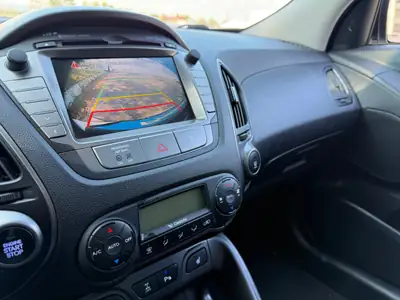 Hyundai iX35 2.0 CRDi 4WD — SUV robuste, 4 roues motrices, expertise 2025 — Miniatur 9