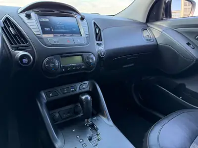 Hyundai iX35 2.0 CRDi 4WD — SUV robuste, 4 roues motrices, expertise 2025 — Miniatur 8