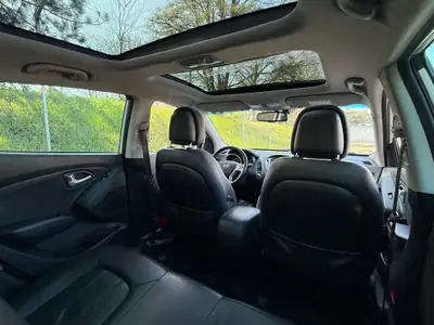 Hyundai iX35 2.0 CRDi 4WD — SUV robuste, 4 roues motrices, expertise 2025 — Miniatur 11