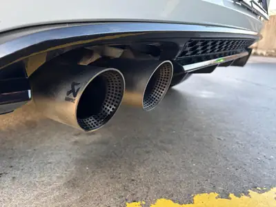VW Golf 2.0 TSI R 4Motion DSG — Performance 310 ch, Transmission intégrale, Faible kilométrage — interni