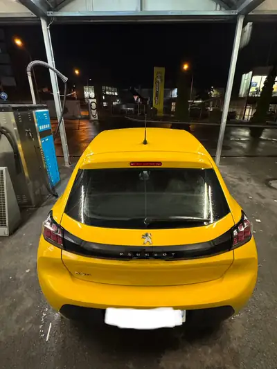 Peugeot 208 1.2 PureTech Active — Citadine économique, 33 000 km seulement — dettaglio