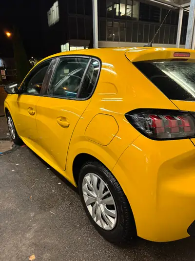 Peugeot 208 1.2 PureTech Active — Citadine économique, 33 000 km seulement — Miniatura 7