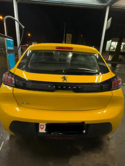 Peugeot 208 1.2 PureTech Active — Citadine économique, 33 000 km seulement — Miniatura 10
