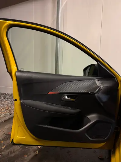 Peugeot 208 1.2 PureTech Active — Citadine économique, 33 000 km seulement — Miniatura 11
