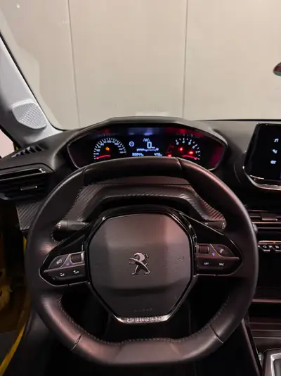 Peugeot 208 1.2 PureTech Active — Citadine économique, 33 000 km seulement — Miniatura 13