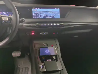 DS 4 1.2 MHEV Ligne Noire — Berline compacte hybride légère, 2500 km seulement — Miniatur 7
