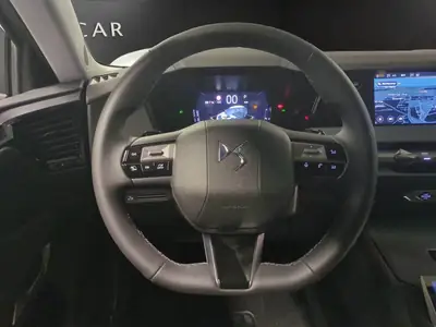DS 4 1.2 MHEV Ligne Noire — Berline compacte hybride légère, 2500 km seulement — Miniatur 15