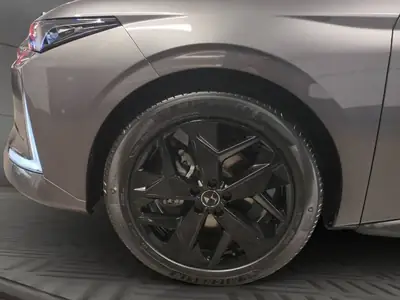 DS 4 1.2 MHEV Ligne Noire — Berline compacte hybride légère, 2500 km seulement — Miniatur 16