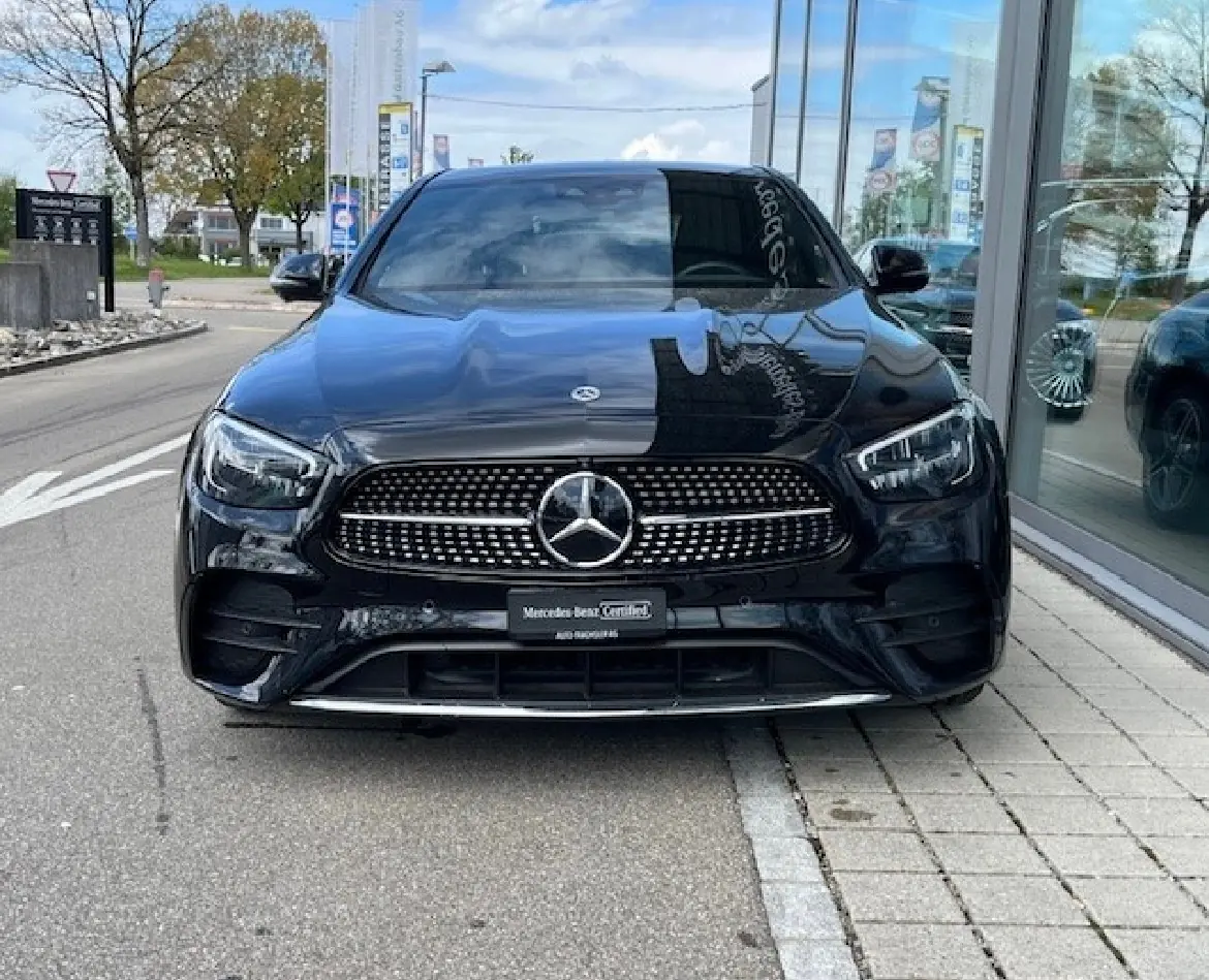 Mercedes-Benz E 200 4Matic AMG Line — Berline premium 2023, faible kilométrage, garantie constructeur — Außenansicht