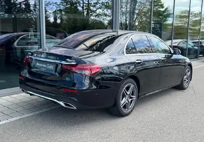 Mercedes-Benz E 200 4Matic AMG Line — Berline premium 2023, faible kilométrage, garantie constructeur — Seitenansicht