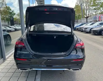 Mercedes-Benz E 200 4Matic AMG Line — Berline premium 2023, faible kilométrage, garantie constructeur — Innenraum