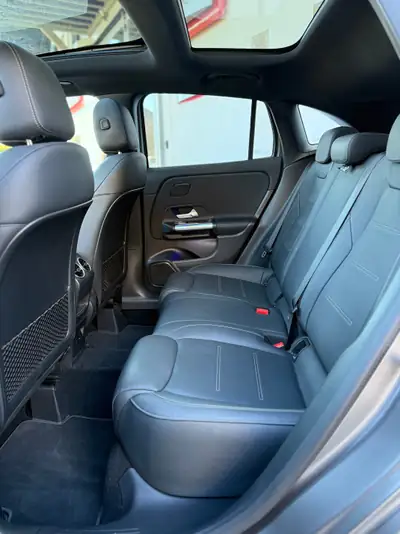 Mercedes-Benz GLA 200 AMG Line — SUV compact élégant, 1er propriétaire suisse — Thumbnail 16